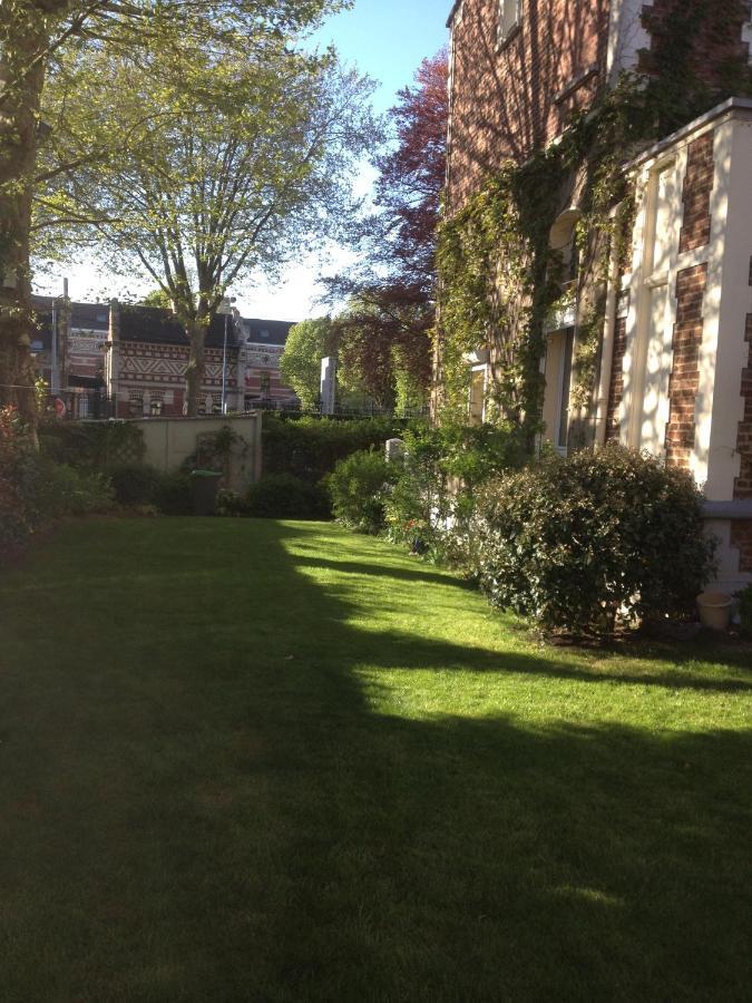 Krisko Parking Prive Et Clos Armentières Eksteriør billede